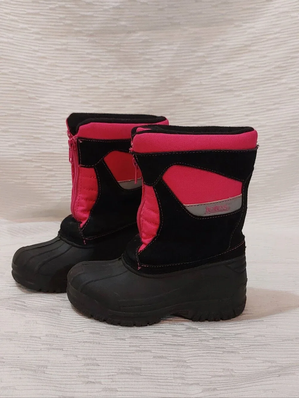 totes Kids Black and Pink Insulated Snow Boots Size 11